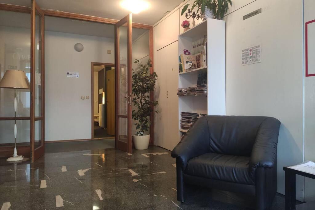 Studio Apartment "Iris" Ptuj Eksteriør billede